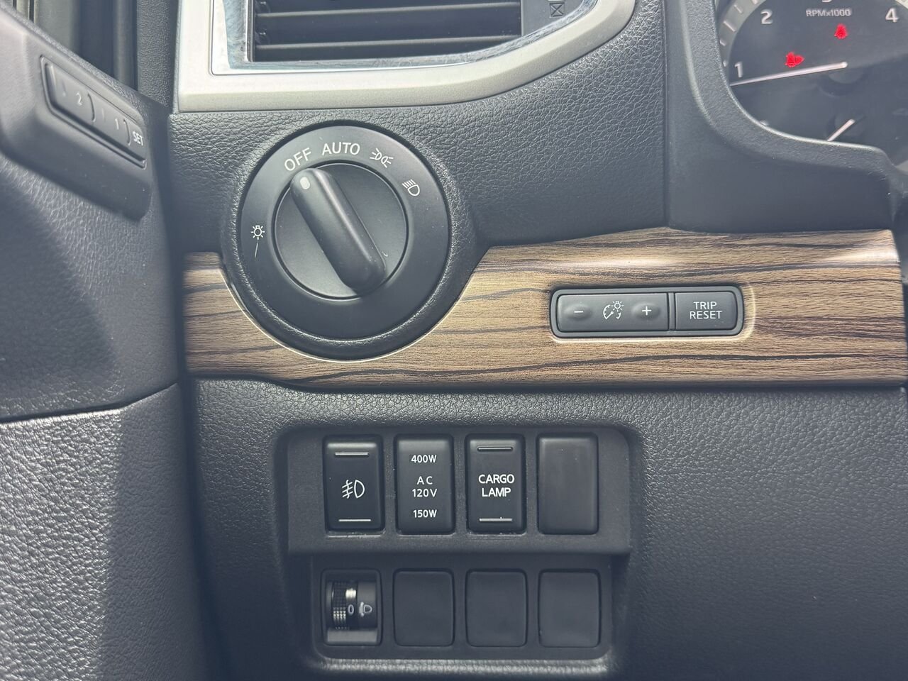 Nissan Titan XD Cummins 2016 Noir Granby - photo #24