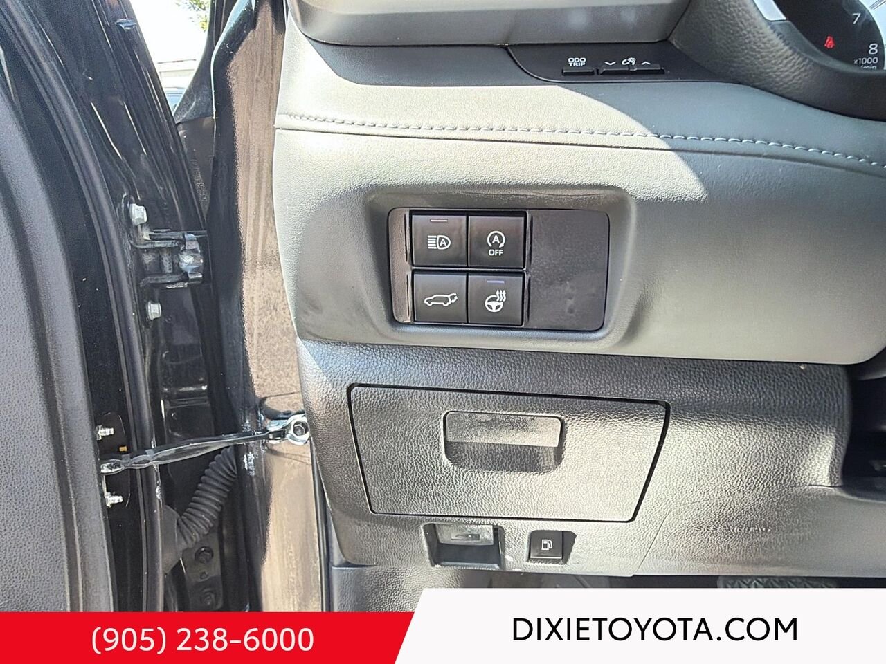 2024 Toyota Highlander XLE AWD / CLEAN CARFAX / HEATED SEATS / MOONROOF / ALLOY WHEELS / CARPLAY AND ANDROID AUTO Black Mississauga - photo #13