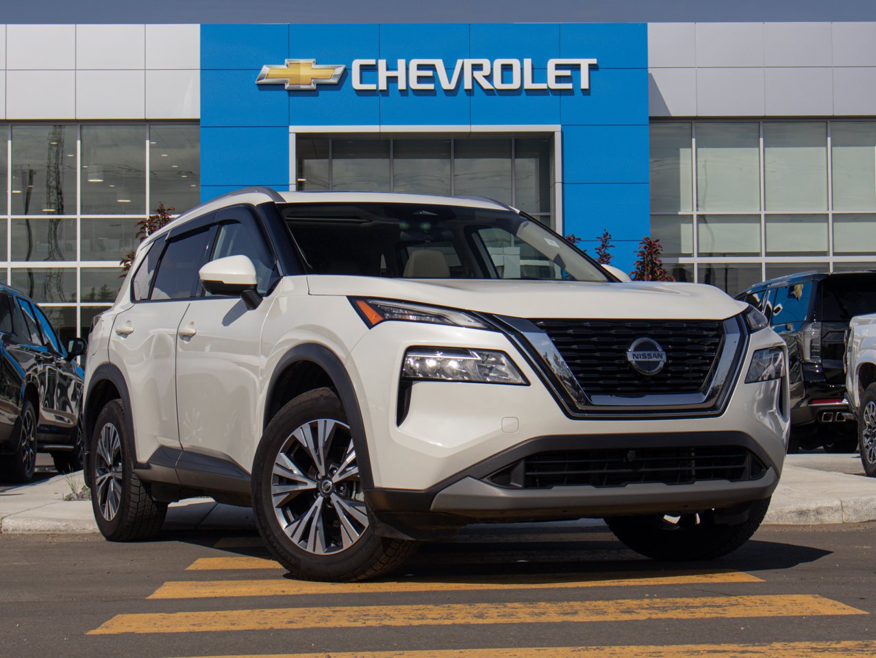 2021 Nissan Rogue AWD SV White Sherwood Park - photo #14