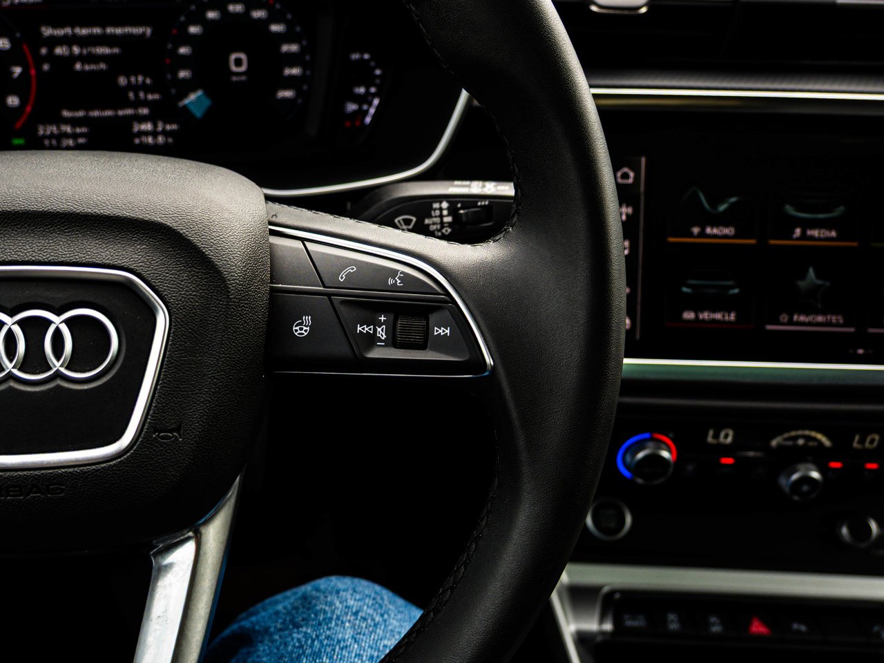 2025 Audi Q3 40 TFSI quattro White Sherwood Park - photo #22