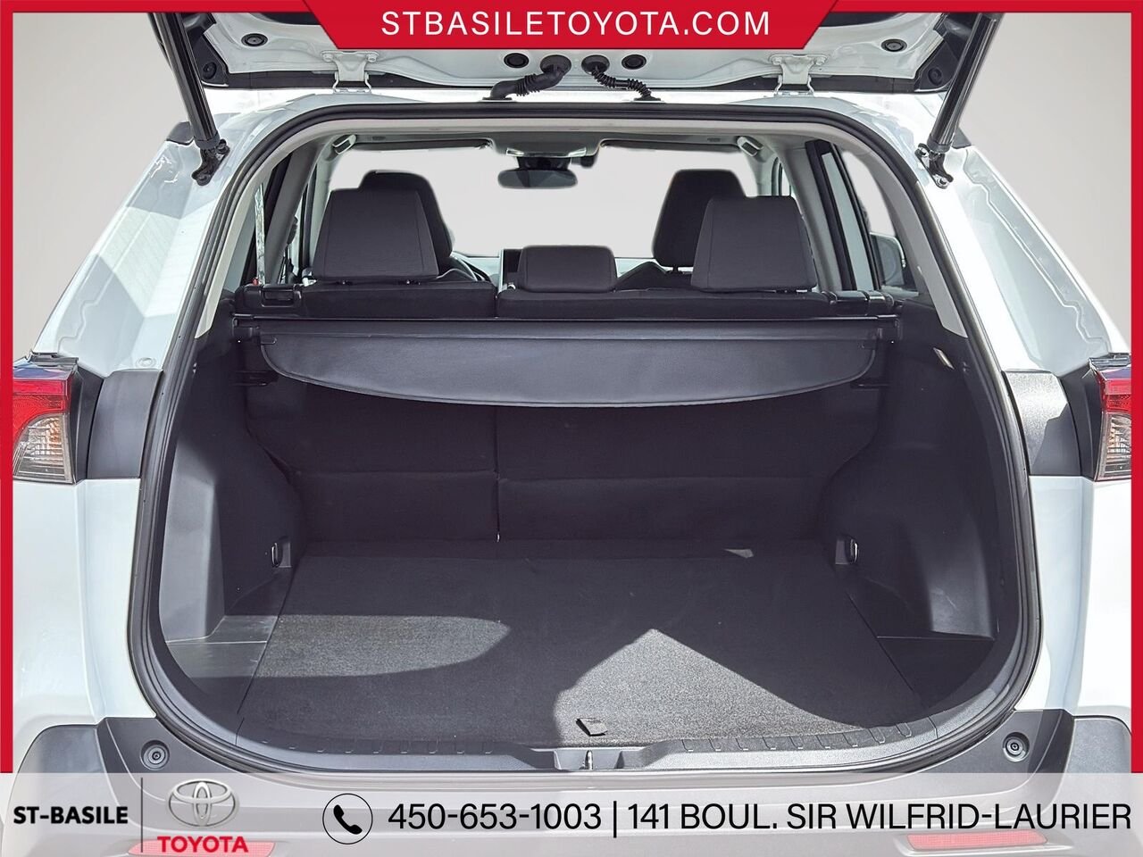 2023 Toyota RAV4 White Saint-Basile-le-Grand - photo #8