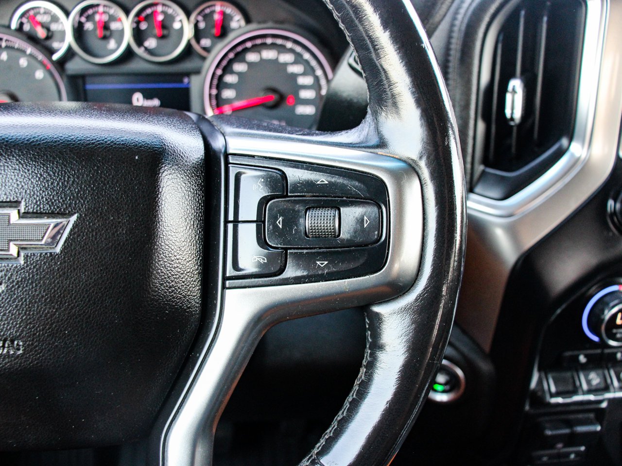 2019 Chevrolet Silverado 1500 4WD Crew Cab 147 RST Grey Sherwood Park - photo #20