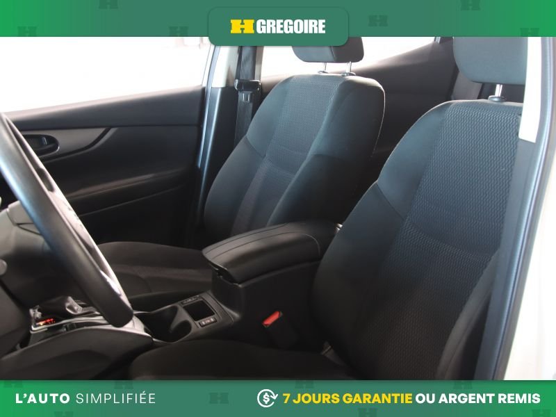 Nissan Qashqai 2023 Blanc Laval - photo #18