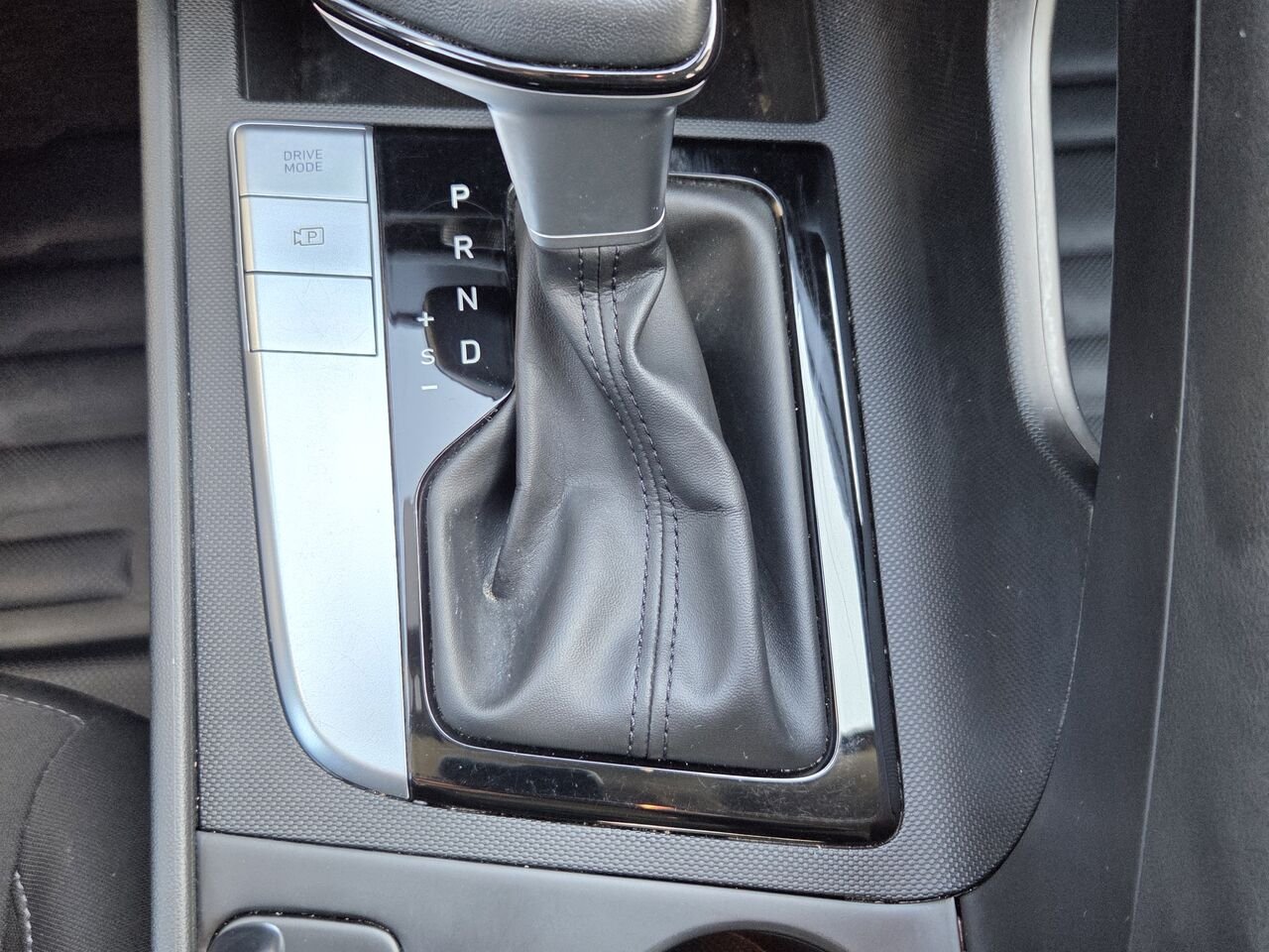 2024 Hyundai Elantra White Rouyn-Noranda - photo #14
