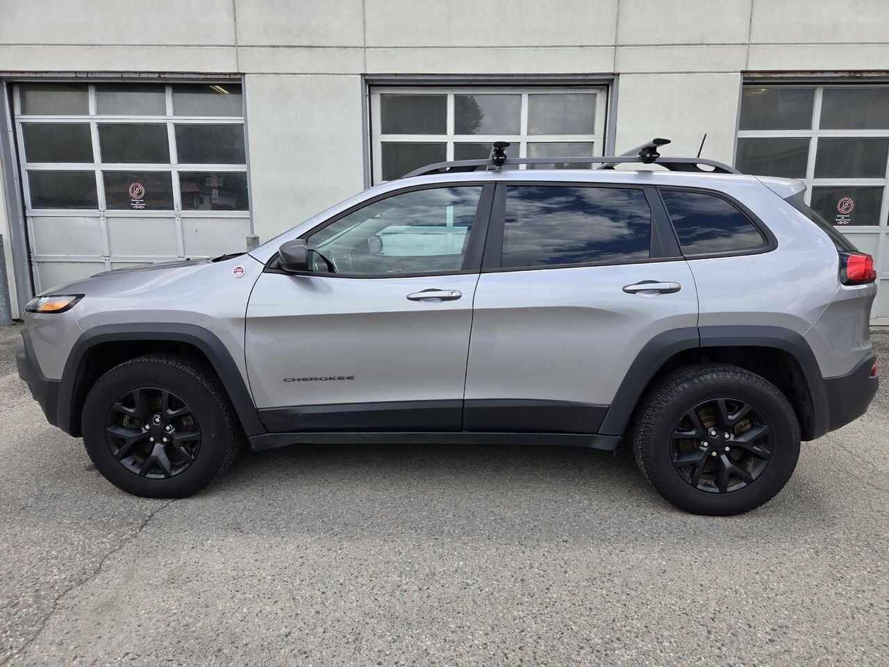 2018 JEEP CHEROKEE Silver Amos - photo #8