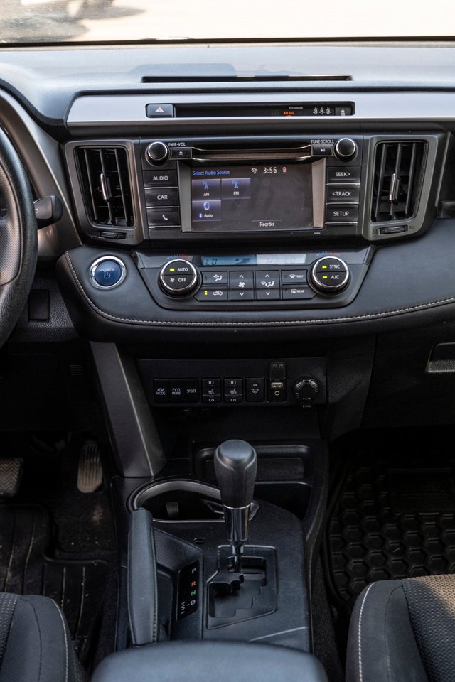 Toyota RAV4 2018 Gris Gatineau - photo #25