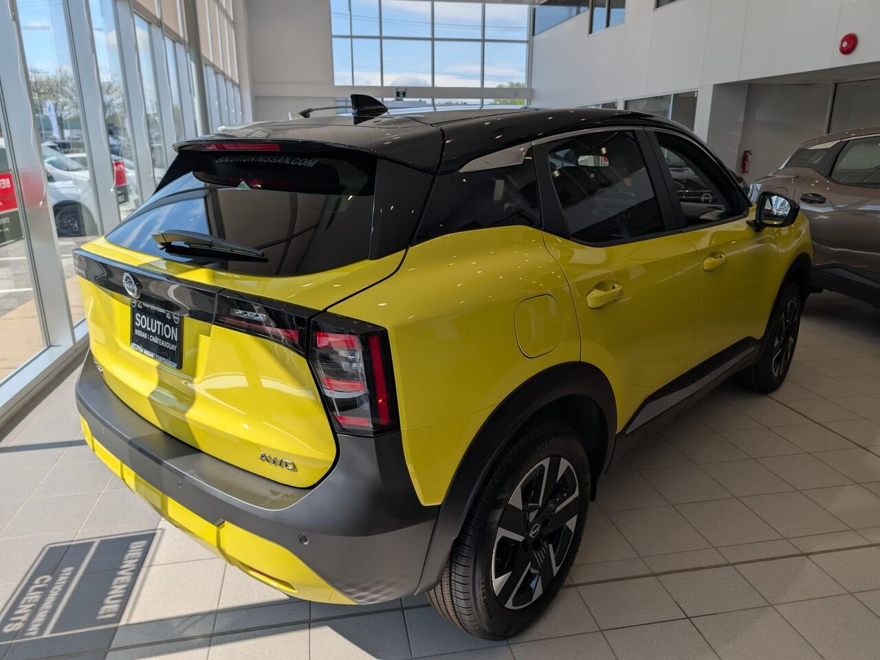 NISSAN Kicks KICKS SV 2026 Jaune yuzu métallisé/Noir intense Châteauguay - photo #8