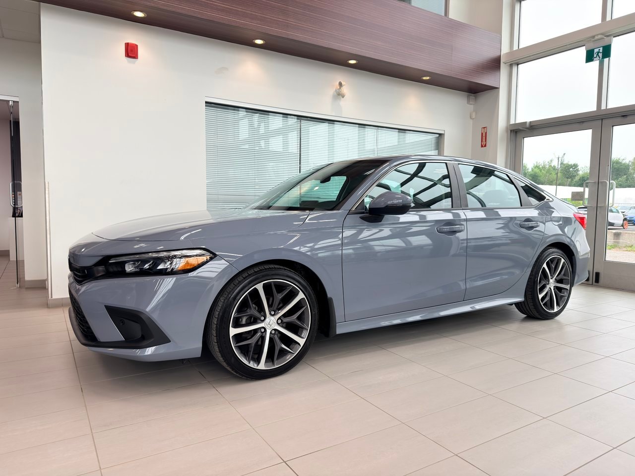 2022 Honda Civic Sedan Silver Notre-Dame-des-Prairies - photo #1