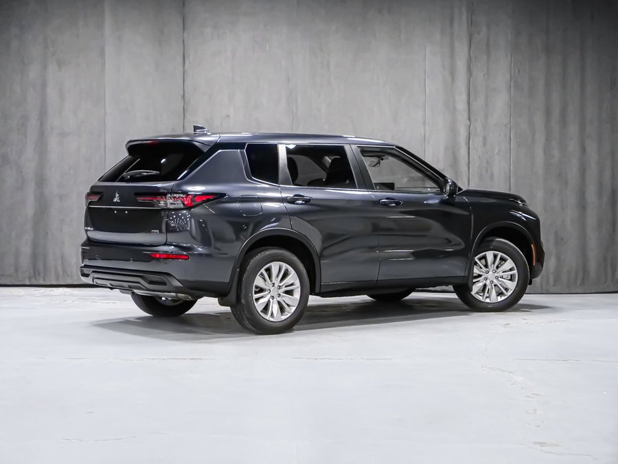 2026 Mitsubishi Outlander ES Graphite Grey