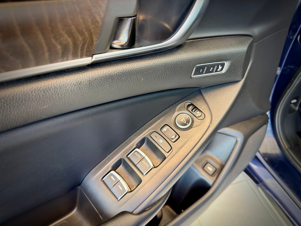 Honda Accord Sedan 2018 Bleu Notre-Dame-des-Prairies - photo #19