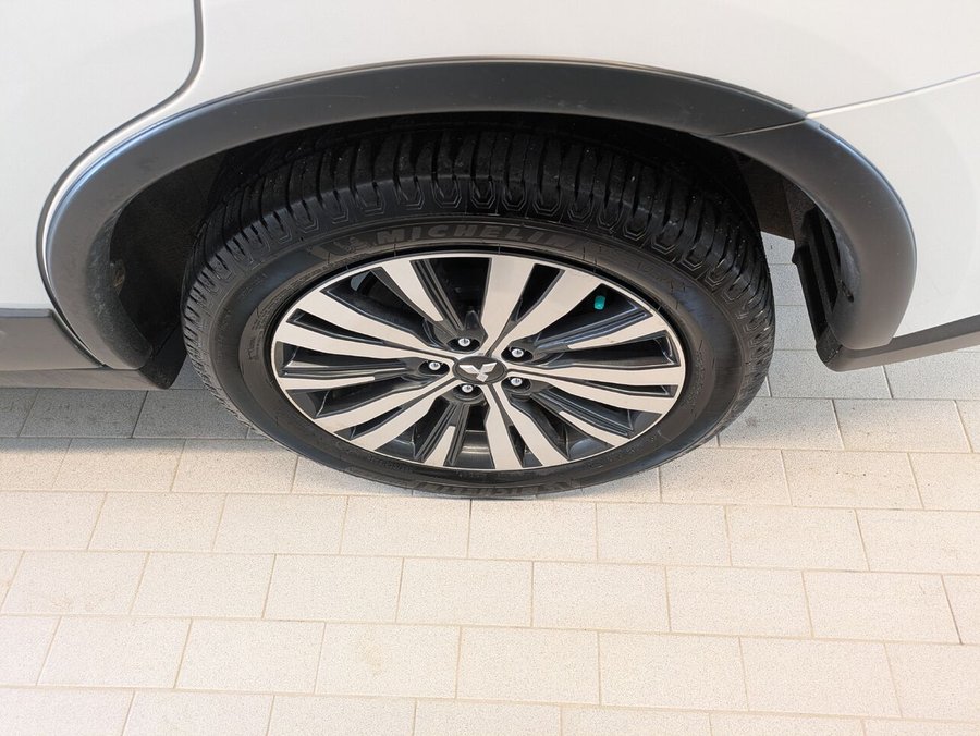 2019 Mitsubishi Outlander GT S-AWC White