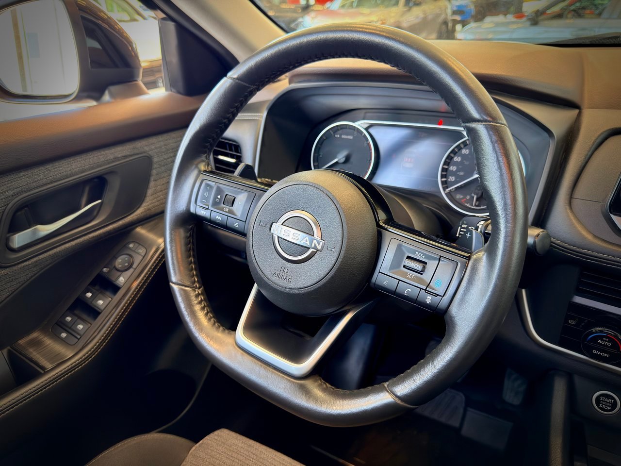 2023 Nissan Rogue Black Notre-Dame-des-Prairies - photo #21