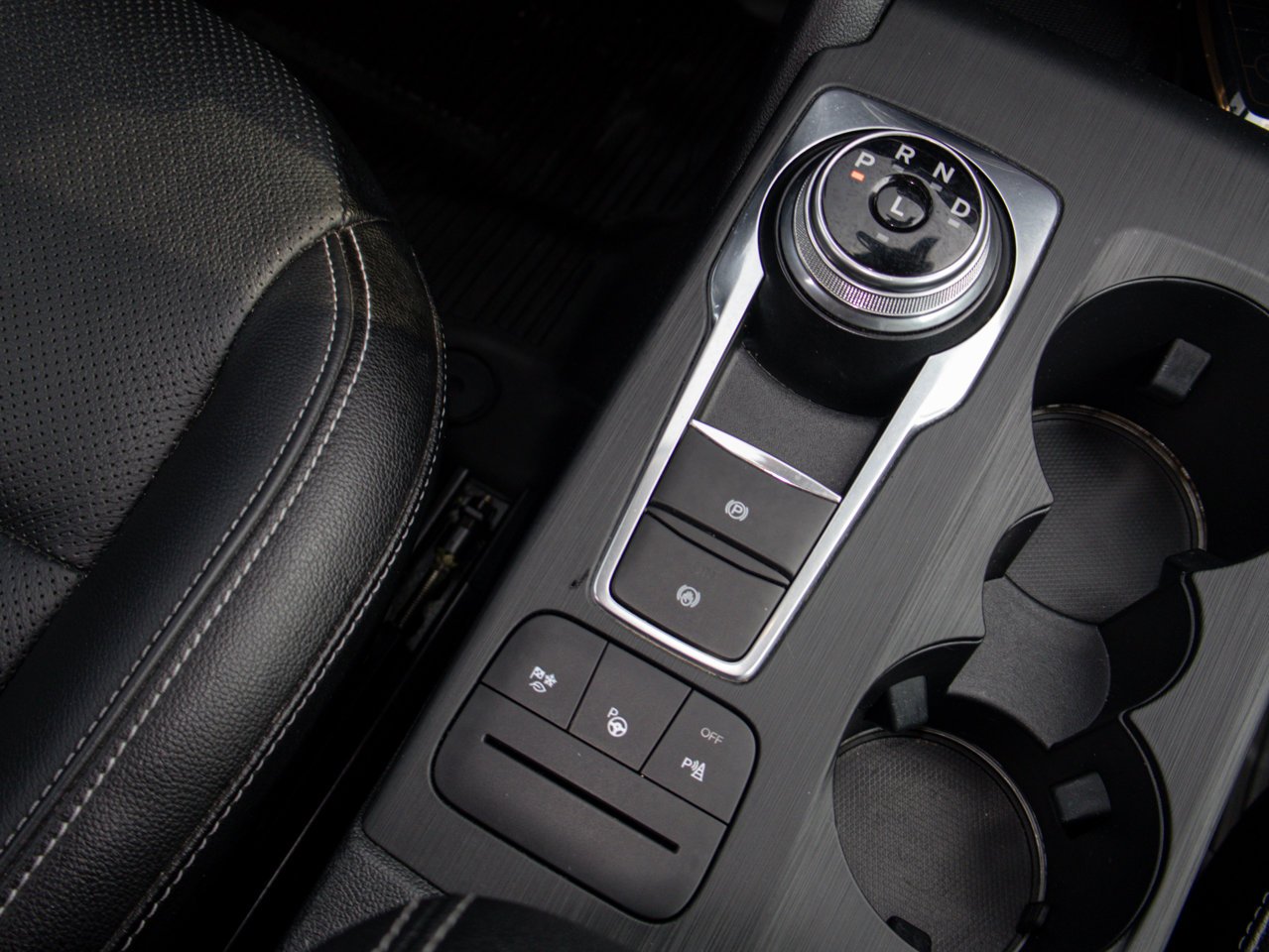 2020 Ford Escape Titanium Hybrid AWD Black Sherwood Park - photo #29