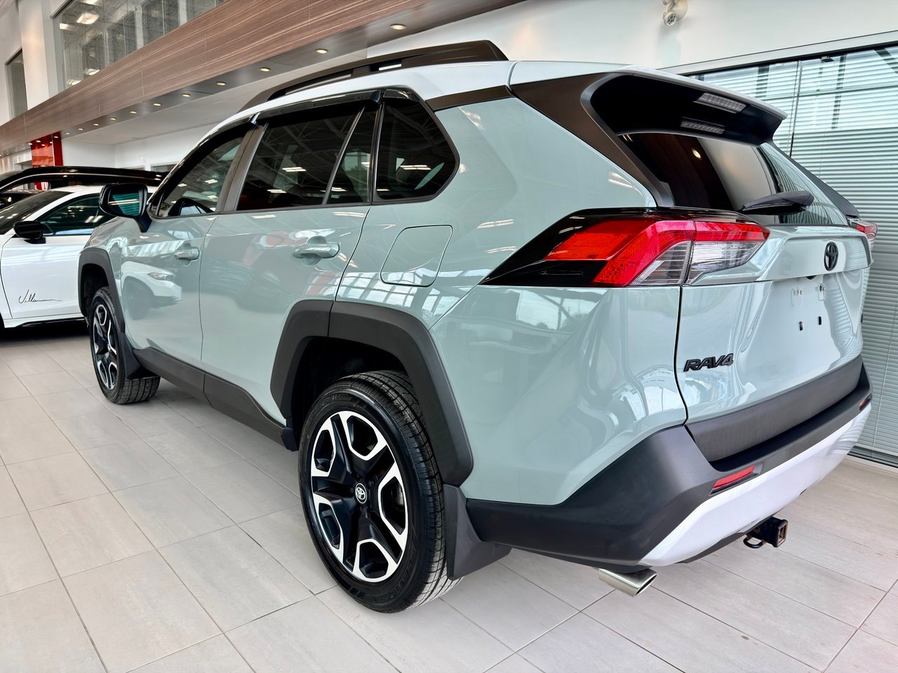 2020 Toyota RAV4 gray Notre-Dame-des-Prairies - photo #8