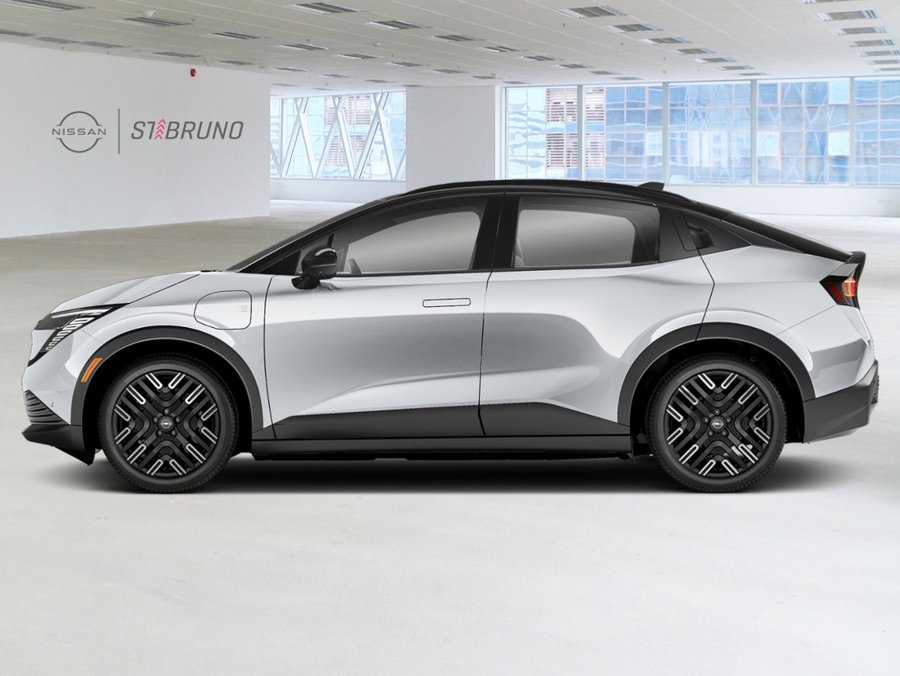 2026 Nissan LEAF 2026 Everest White Pearl Tricoat/Black