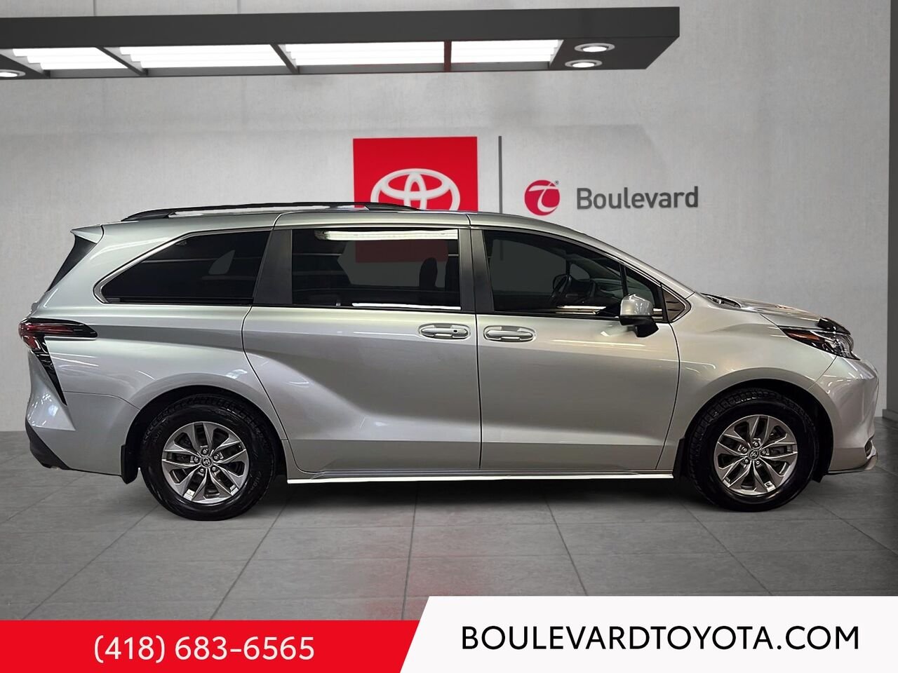 Toyota Sienna 100068A-76 | LE, AWD 2024 Argent céleste métallisé Québec - photo #2