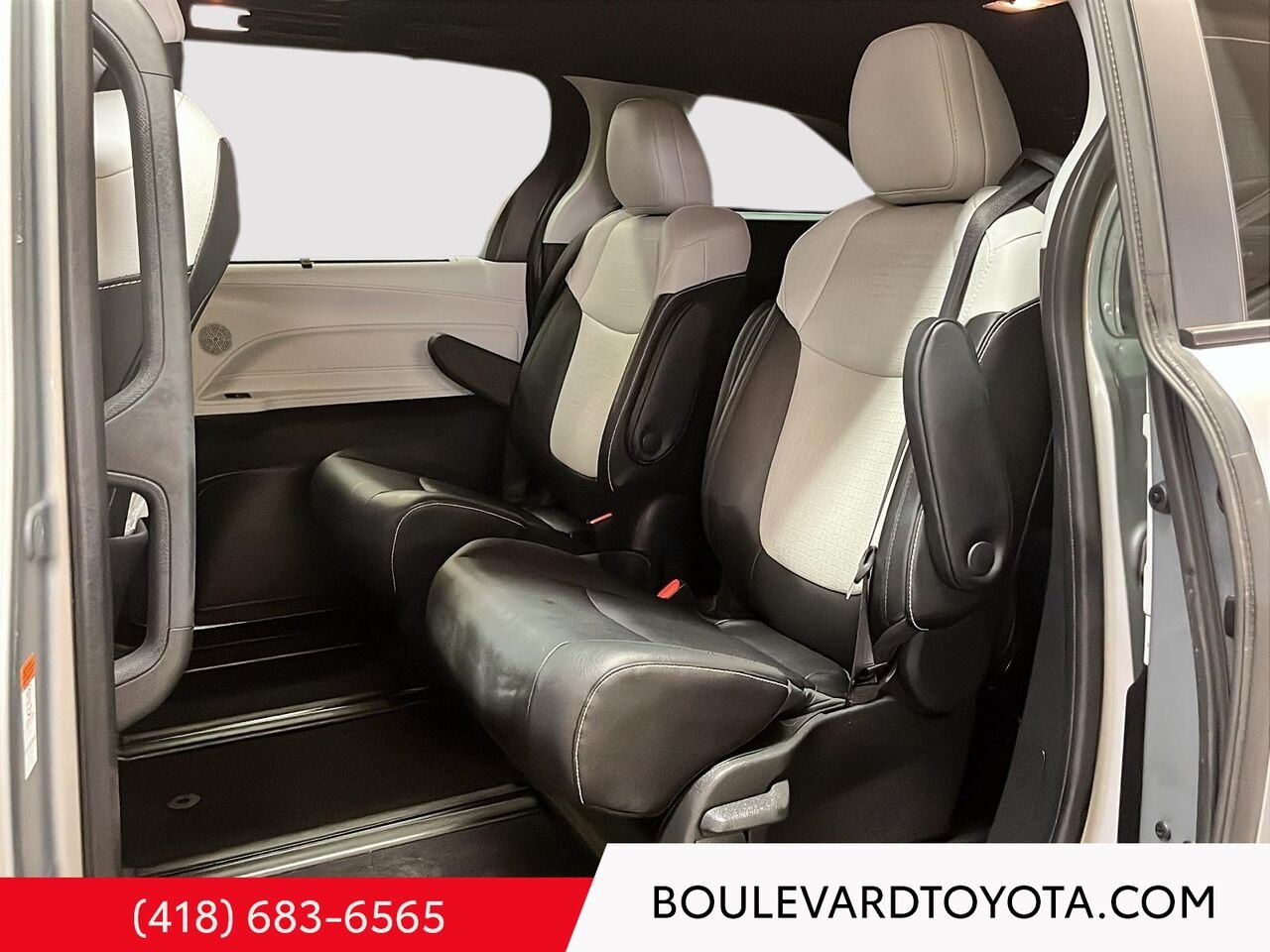 2025 Toyota Sienna 99661A-50 | XSE, AWD, 7 PASSAGERS Celestial Silver Metallic Québec - photo #18