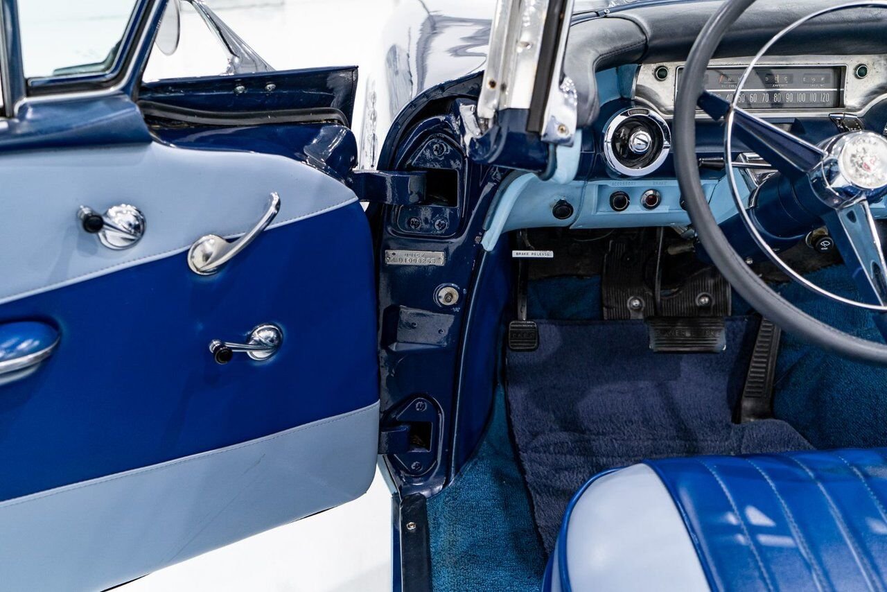 Buick Special 364/300HP NailHead 1 of only 2,056 | PRICE IN USD 1957 Bleu Montréal - photo #69