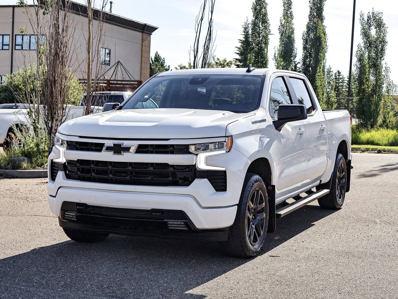 2024 Chevrolet Silverado 1500 4WD Crew Cab 147 RST White Sherwood Park - photo #3