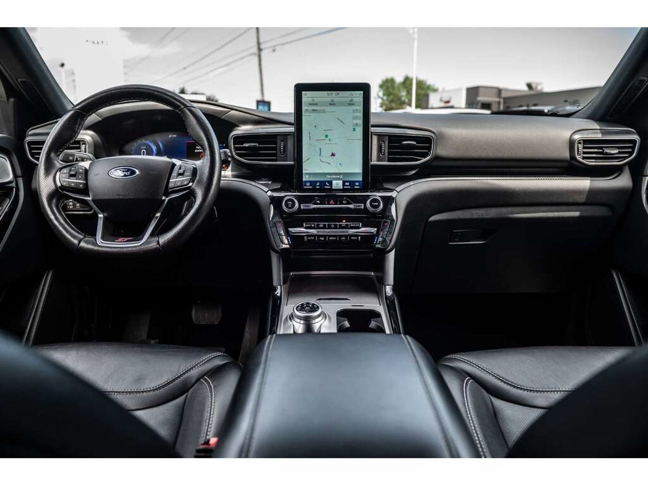 2022 Ford Explorer Red Sainte-Julienne - photo #33