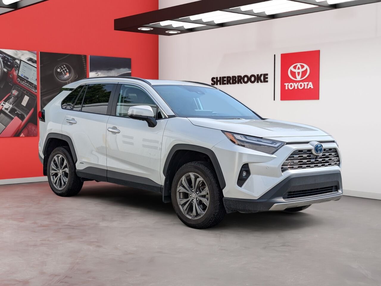 Toyota RAV4 Hybride hybride Limited/SIÈGES CHAUFFANTS ET VENTILLÉS/TOIT OUVRANT/VOLANT CHAUFFANT/SIÈGES EN CUIR/AC 2024 Frisson glacé nacré Sherbrooke - photo #4
