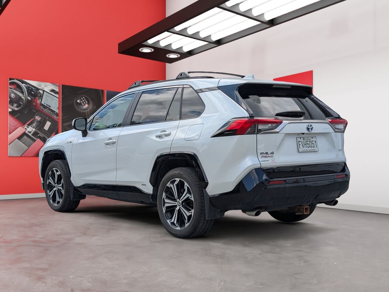Toyota RAV4 Prime XSE PRIME-HYBRIDE BRANCHABLE/SIÈGES CHAUFFANTS/TOIT OUVRANT/VOLANT CHAUFFANT/AC BIZONE 2023 Blanc Sherbrooke - photo #1