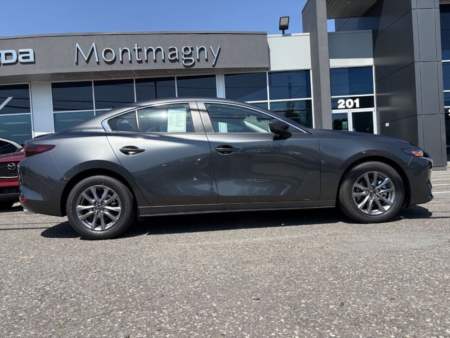 2026 MAZDA Mazda3 2026 Machine Grey Metallic
