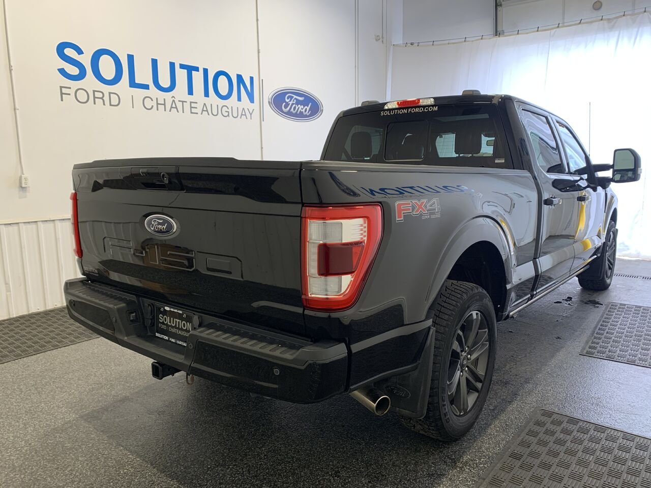 Ford F-150 SUPERCREW LARIAT 2023 Noir Saint-Eustache - photo #9