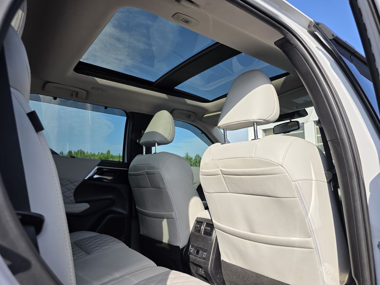 2022 Mitsubishi Outlander GT S-AWC White Rouyn-Noranda - photo #25