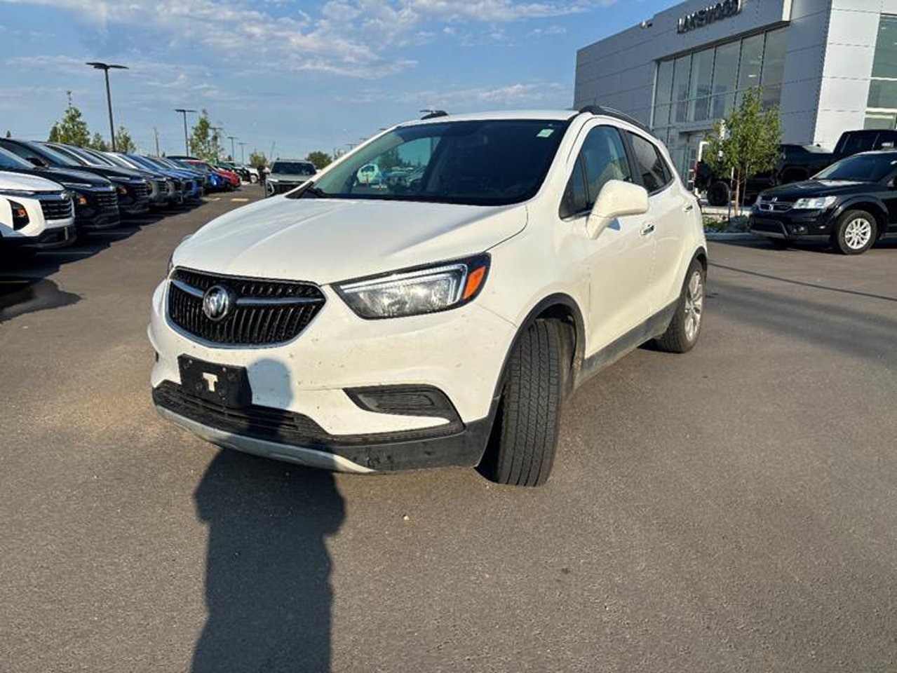 2020 Buick Encore AWD 4dr Preferred White Sherwood Park - photo #2