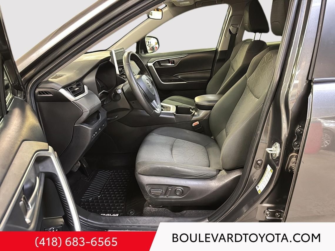 Toyota RAV4 99232A-83 | XLE, AWD 2023 Gris Québec - photo #19