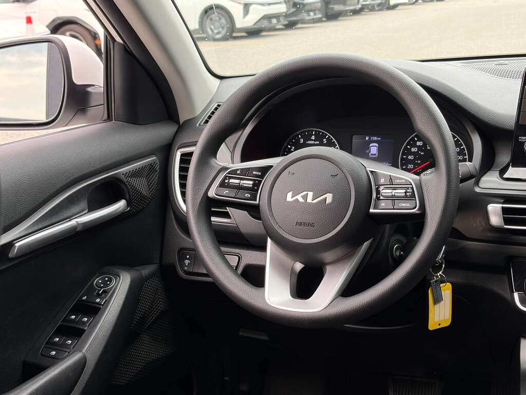 Kia Seltos 2023 Blanc Gatineau - photo #13
