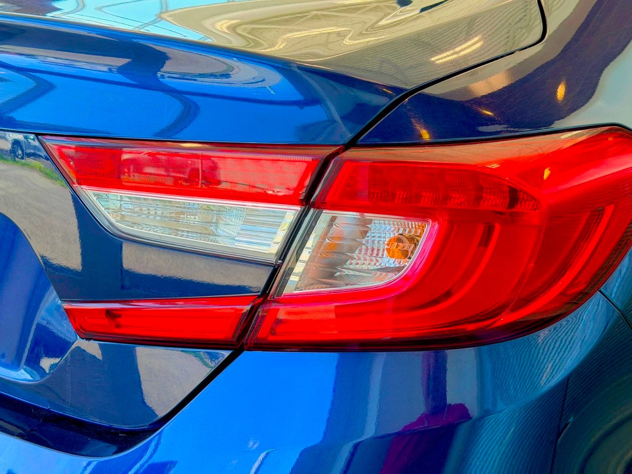 Honda Accord Sedan 2018 Bleu Notre-Dame-des-Prairies - photo #12