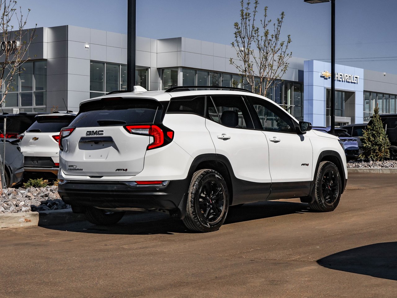 2022 GMC Terrain AWD 4dr AT4 White Sherwood Park - photo #7