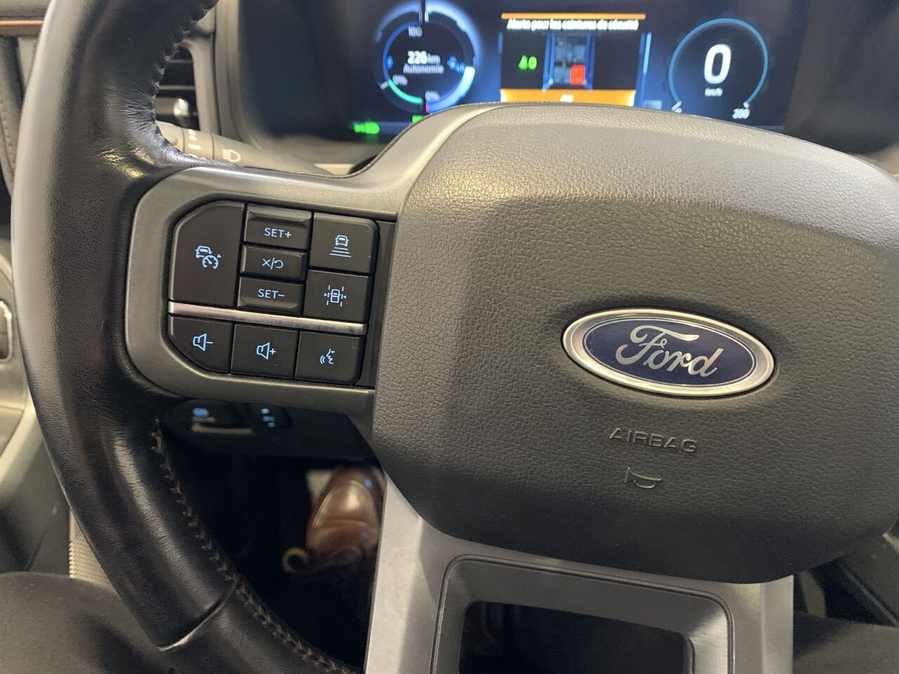 Ford F-150 Lightning LARIAT 2022 Gris Saint-Eustache - photo #40