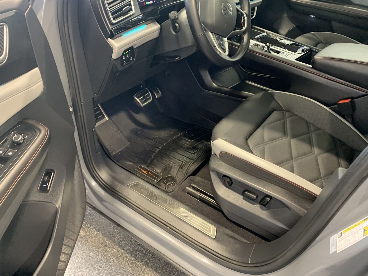 Volkswagen Atlas PEAK EDITION REMORQUAGE 5000LBS+CUIR+TOIT PANO 2025 Gris Châteauguay - photo #35