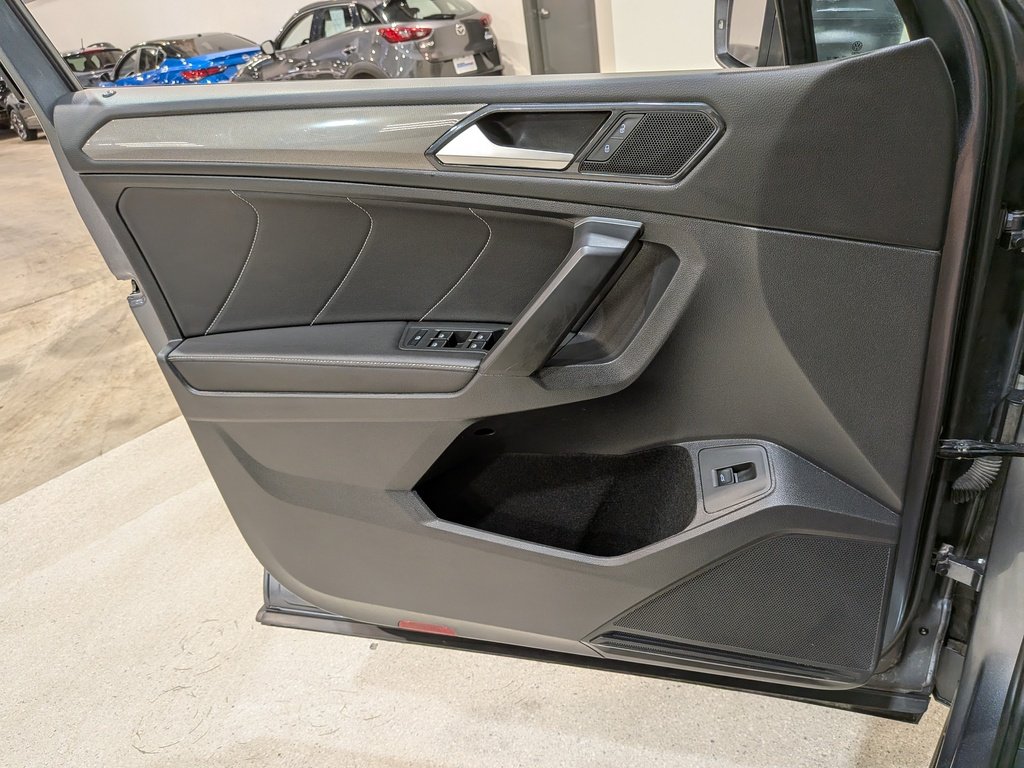 Volkswagen Tiguan Comfortline 4MOTION 2024 Gris Val-David - photo #32
