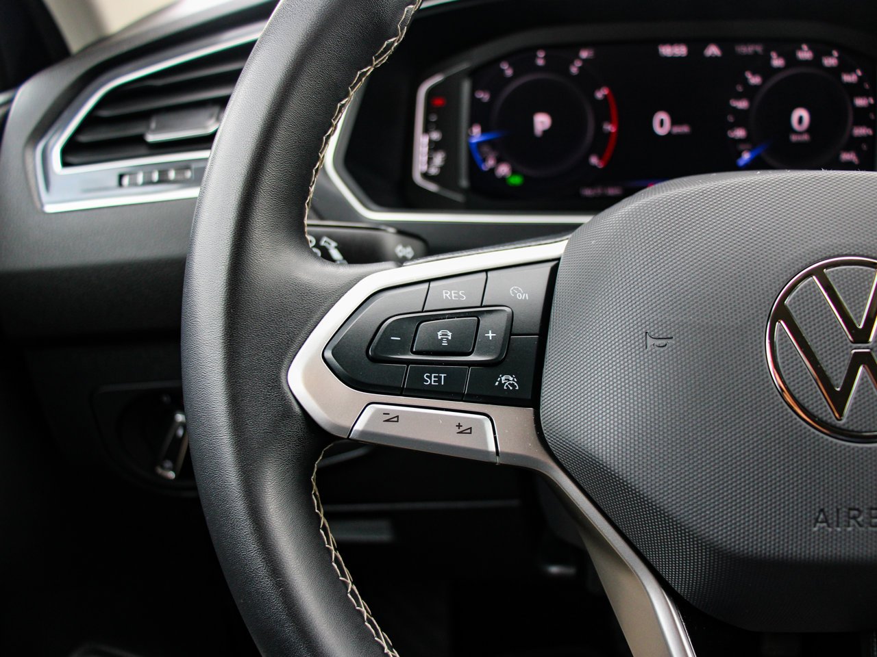 2024 Volkswagen Tiguan Comfortline 4MOTION Blue Sherwood Park - photo #18