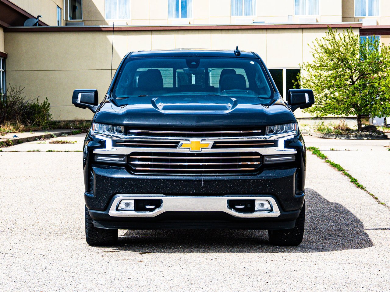 2021 Chevrolet Silverado 1500 4WD Crew Cab 147 High Country Black Sherwood Park - photo #2