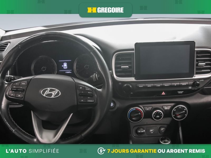 Hyundai Venue 2021 Blanc Laval - photo #15
