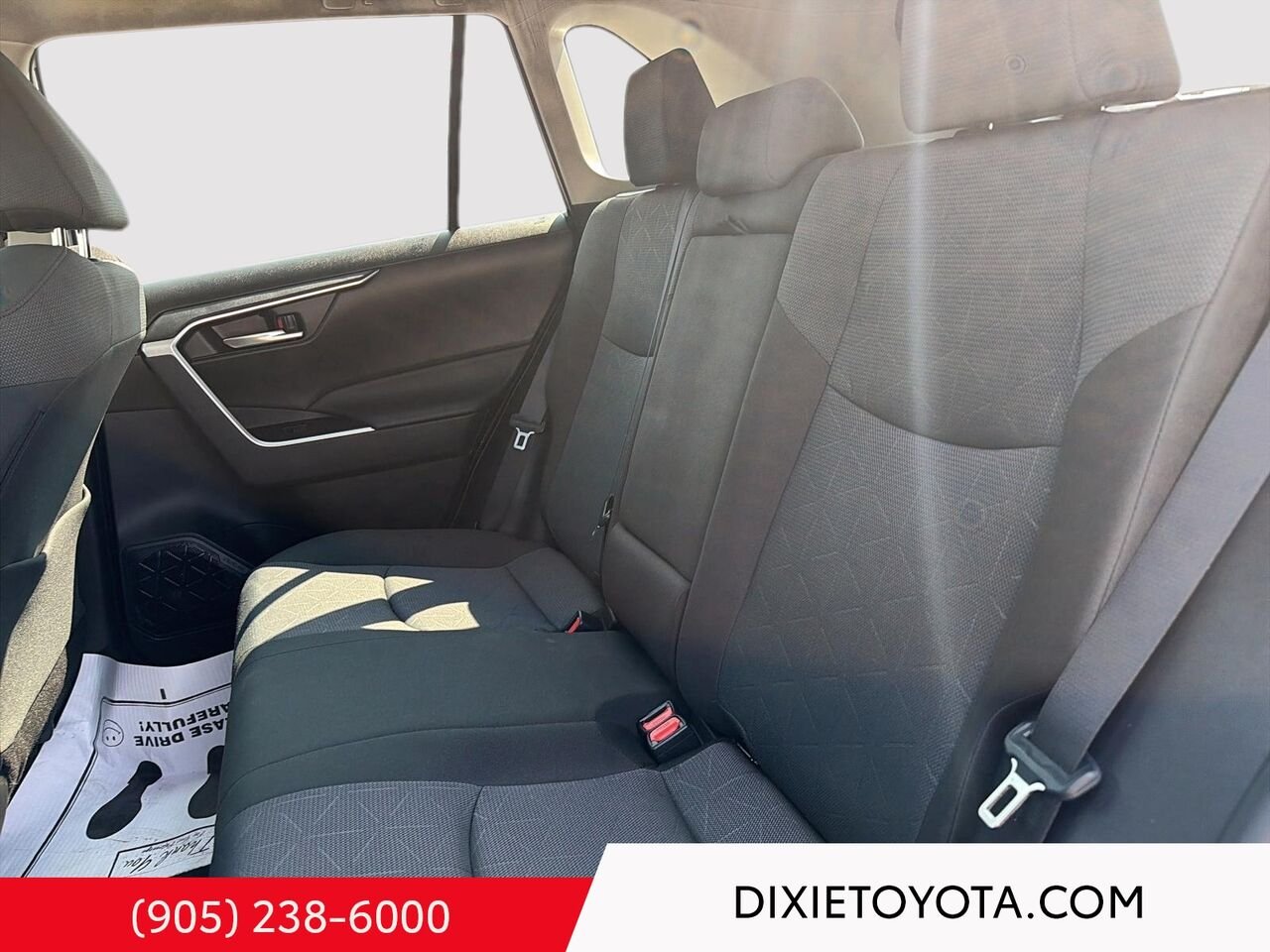 2025 Toyota RAV4 Hybrid XLE AWD / CLEAN CARFAX / HEATED SEATS / MOONROOF / ALLOY WHEELS / CARPLAY AND ANDROID AUTO Blue Mississauga - photo #19