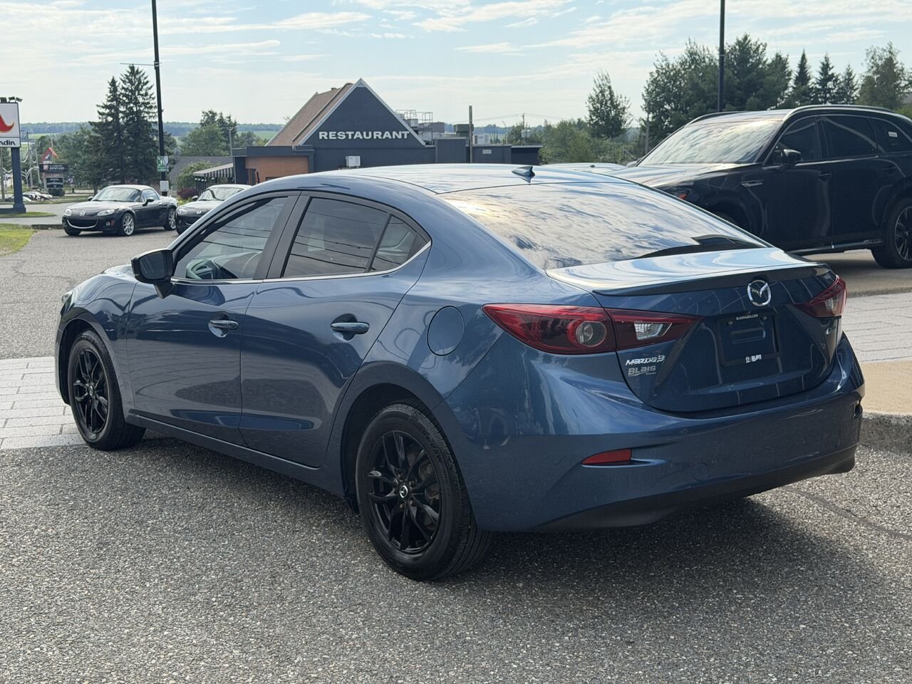 Mazda Mazda3 2017 Bleu Ste-Marie - photo #4