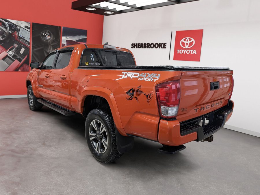 2017 Toyota Tacoma 2017 Orange