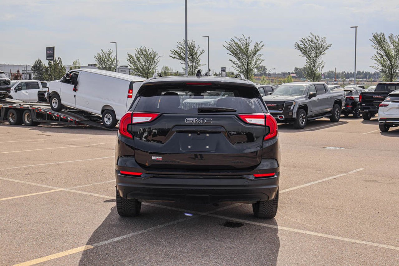2024 GMC Terrain AWD 4dr SLE Black Sherwood Park - photo #6