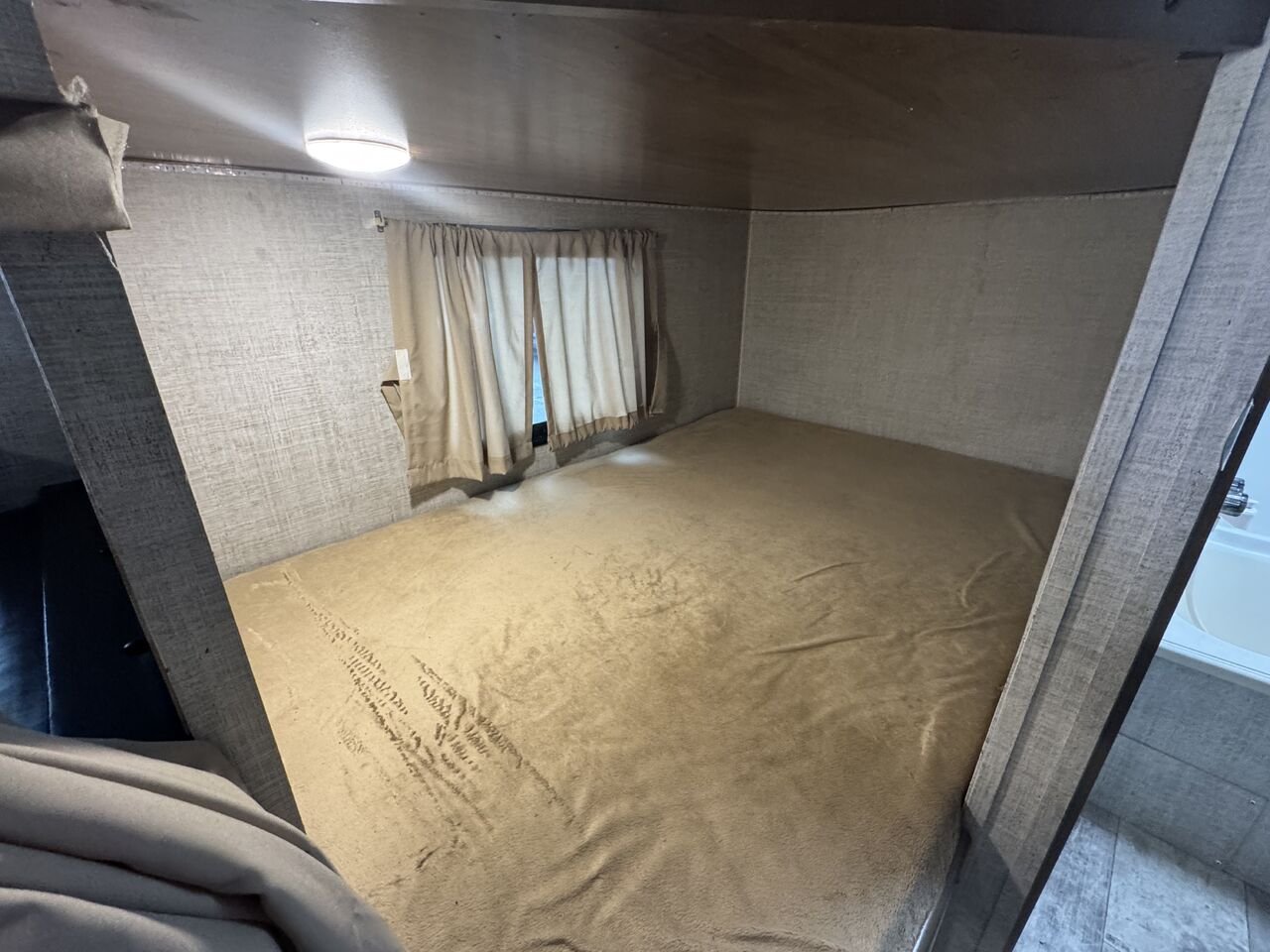 GRAND RIVER 267BH. BUNKHOUSE ULTRALITE SERIES 2019 Blanc Granby - photo #19