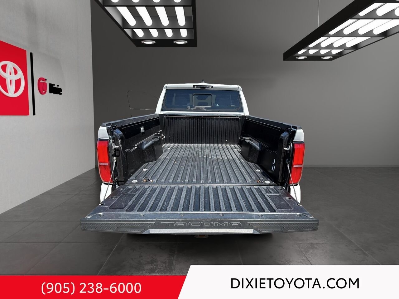 2024 Toyota Tacoma TRD OFFROAD / CLEAN CARFAX / HEATED SEATS / REAR DIFF LOCK / ALLOY WHEELS / CARPLAY AND ANDROID AUTO White Mississauga - photo #18