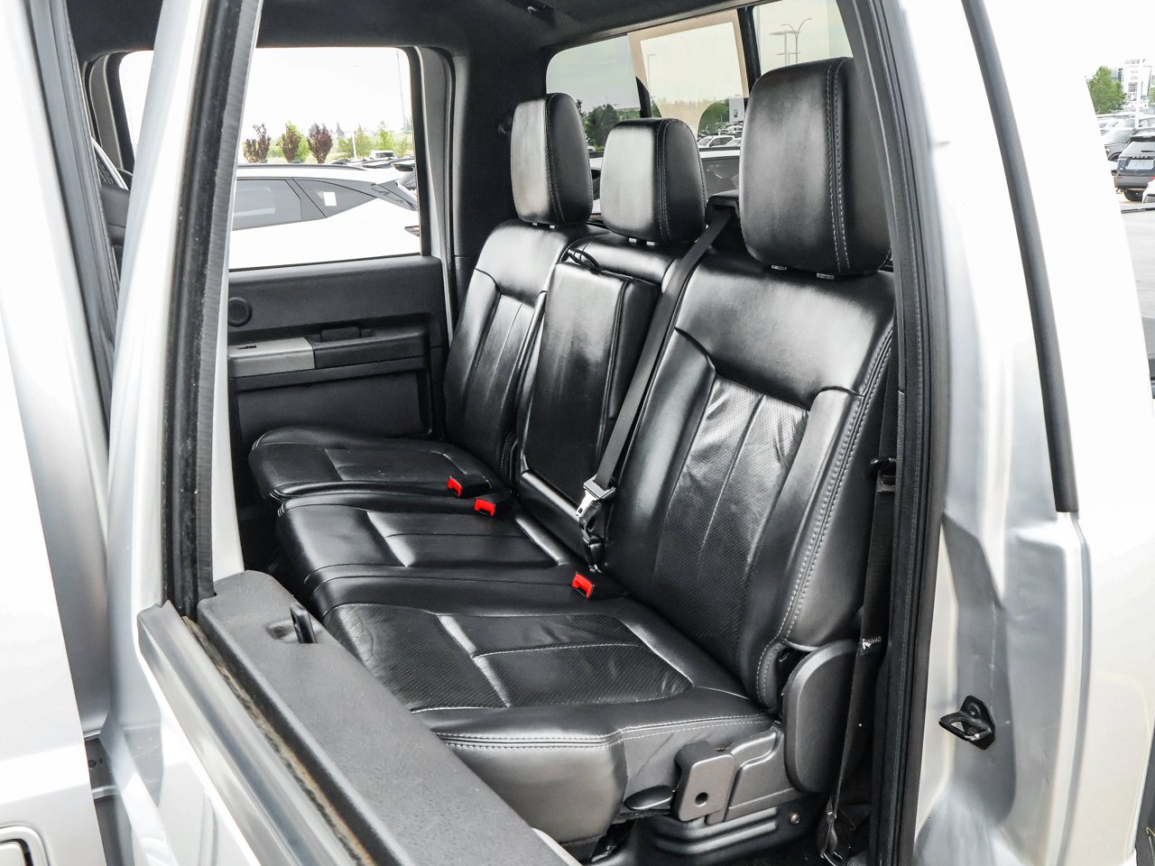 2011 Ford Super Duty F-350 4WD Crew Cab 156 Lariat Grey Sherwood Park - photo #14