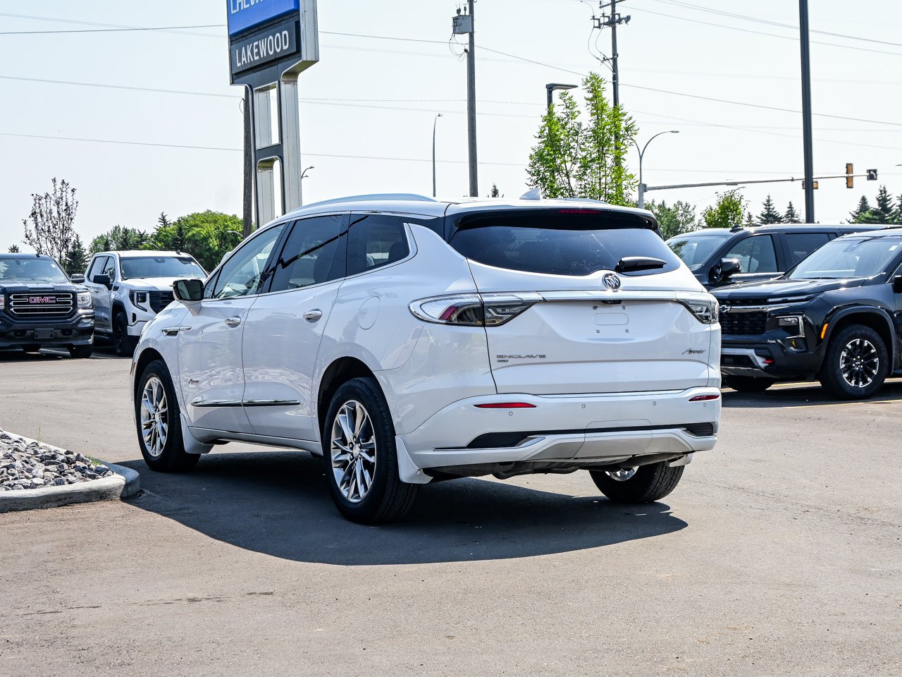 2022 Buick Enclave AWD 4dr Avenir White Sherwood Park - photo #10