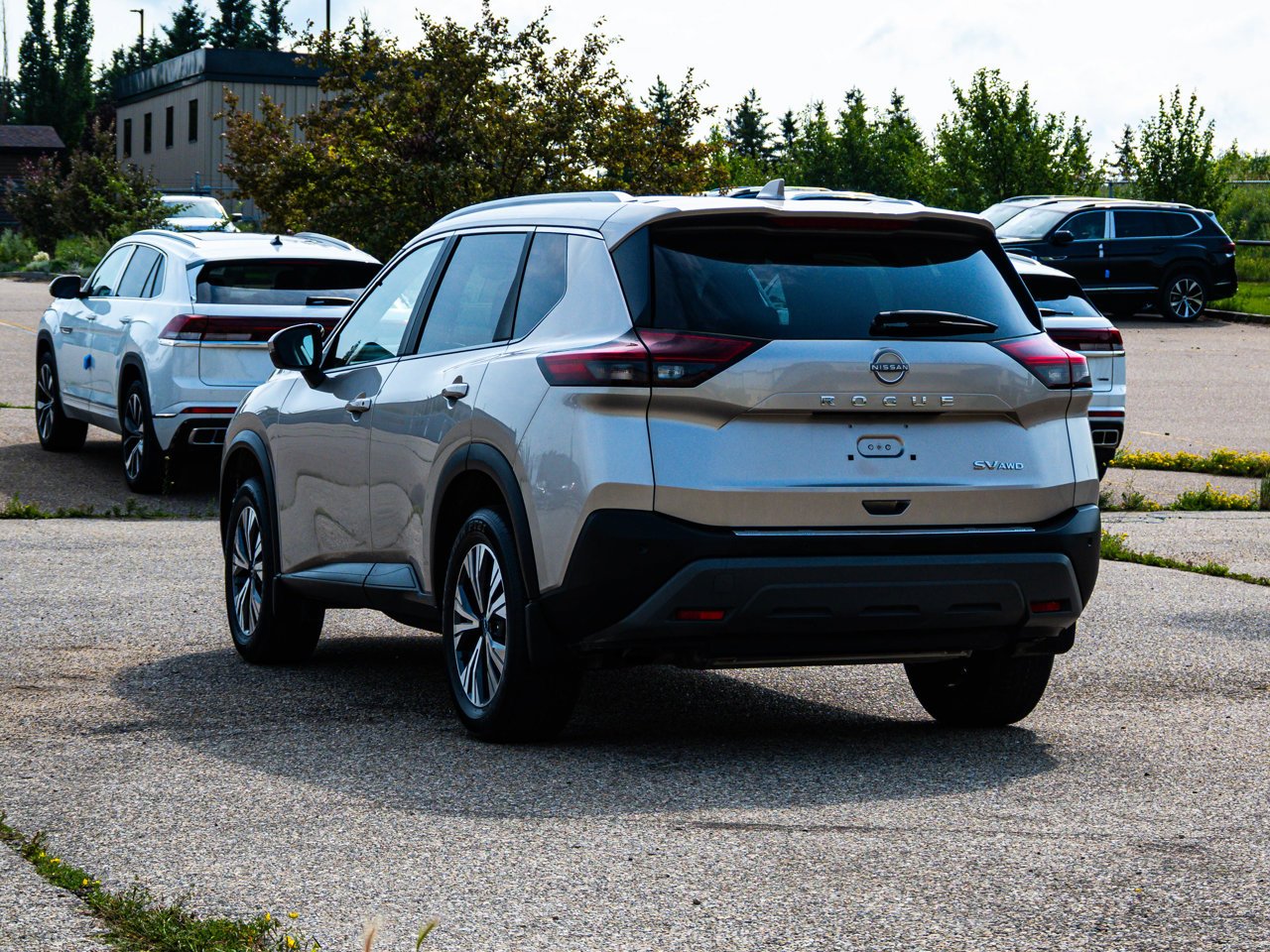 2023 Nissan Rogue AWD SV Moonroof Beige Sherwood Park - photo #10