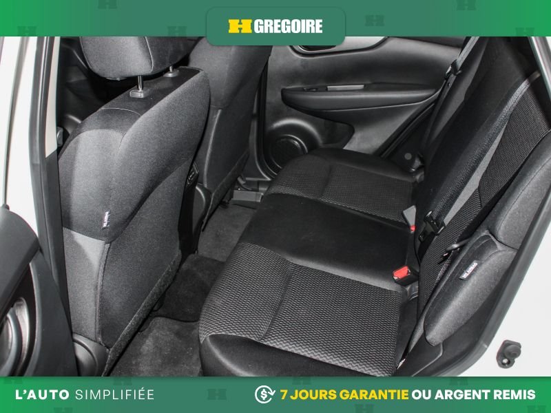 Nissan Qashqai 2023 Blanc Laval - photo #13